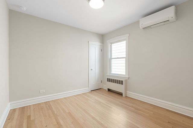 5747 N Melvina Avenue, Chicago, IL 60646