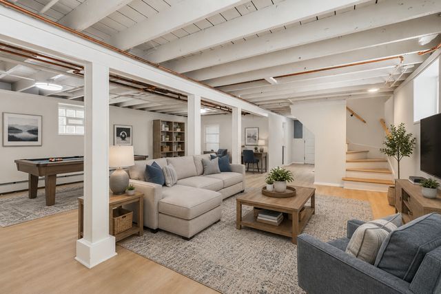 5747 N Melvina Avenue, Chicago, IL 60646