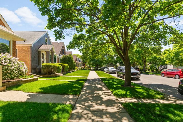 5747 N Melvina Avenue, Chicago, IL 60646