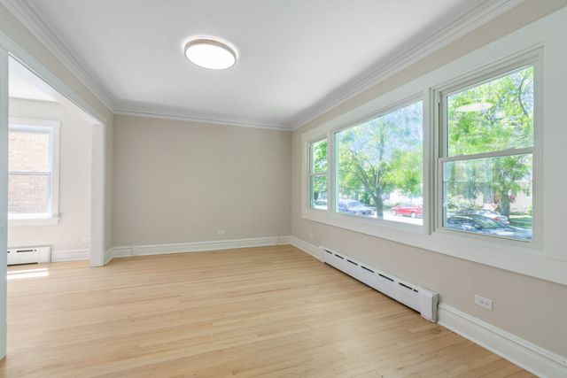 5747 N Melvina Avenue, Chicago, IL 60646