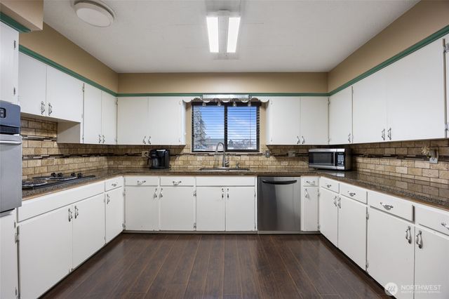 8507 NE Hillcrest Drive, Moses Lake, WA 98837