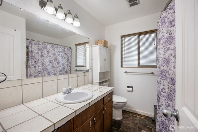 8507 NE Hillcrest Drive, Moses Lake, WA 98837