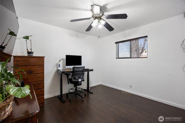 8507 NE Hillcrest Drive, Moses Lake, WA 98837