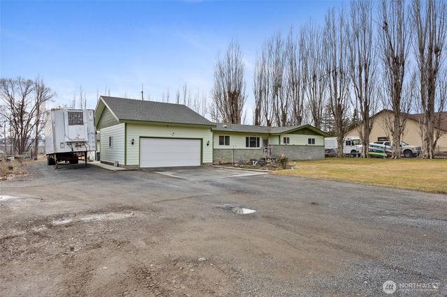 8507 NE Hillcrest Drive, Moses Lake, WA 98837