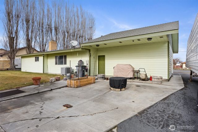 8507 NE Hillcrest Drive, Moses Lake, WA 98837