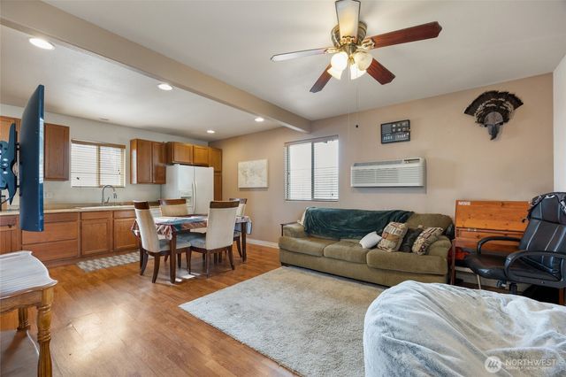 8507 NE Hillcrest Drive, Moses Lake, WA 98837