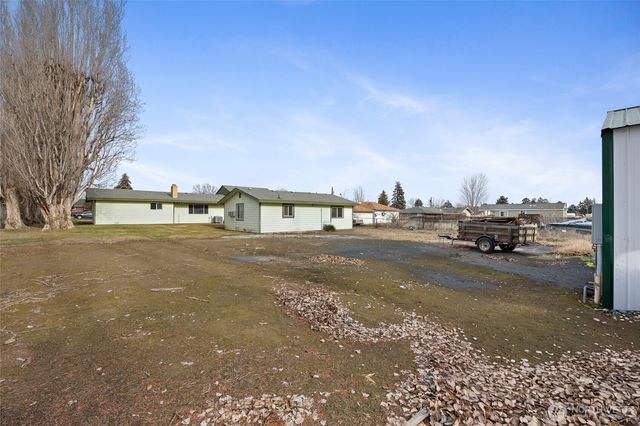 8507 NE Hillcrest Drive, Moses Lake, WA 98837