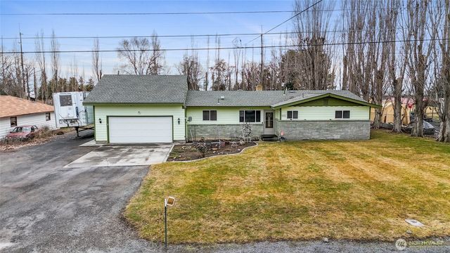 8507 NE Hillcrest Drive, Moses Lake, WA 98837