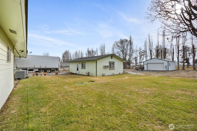 8507 NE Hillcrest Drive, Moses Lake, WA 98837
