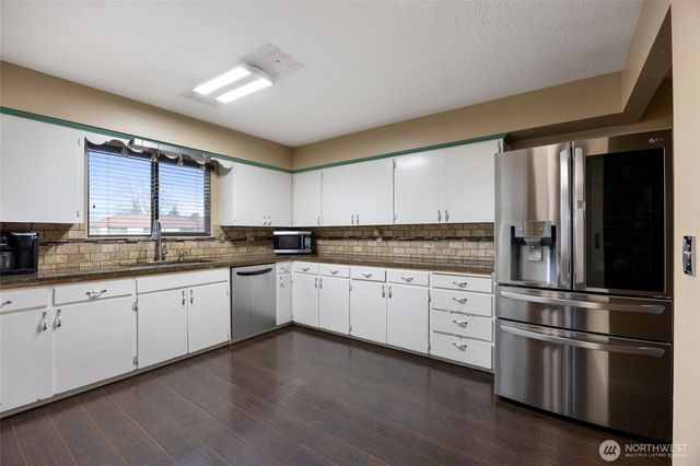 8507 NE Hillcrest Drive, Moses Lake, WA 98837