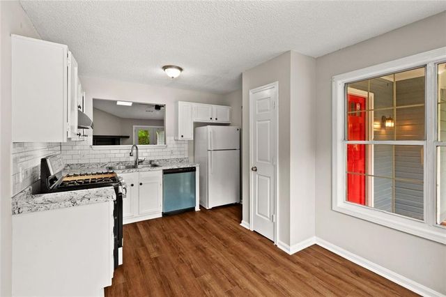 5126 Farm Place Drive NE, Woodstock, GA 30188