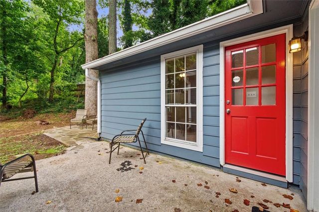 5126 Farm Place Drive NE, Woodstock, GA 30188