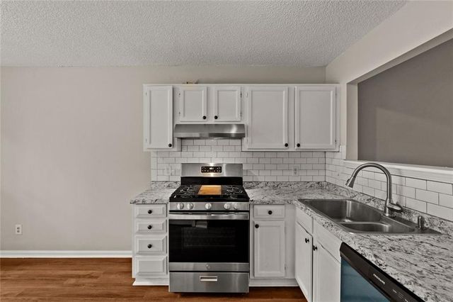 5126 Farm Place Drive NE, Woodstock, GA 30188
