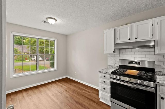 5126 Farm Place Drive NE, Woodstock, GA 30188