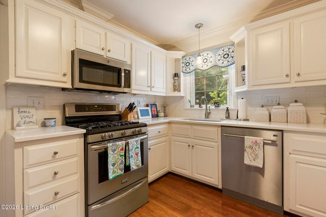 4327 Alicent Rd, Louisville, KY 40207