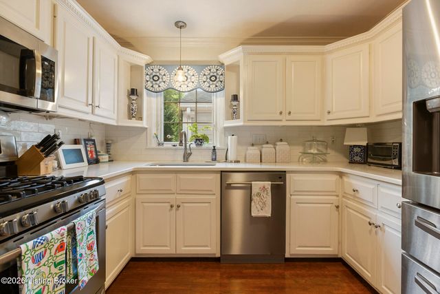 4327 Alicent Rd, Louisville, KY 40207