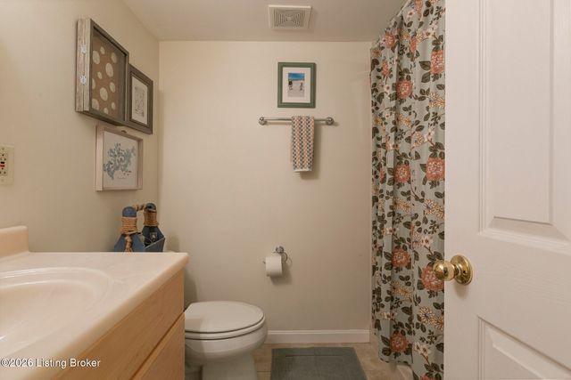 4327 Alicent Rd, Louisville, KY 40207