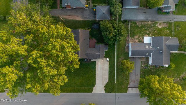 4327 Alicent Rd, Louisville, KY 40207