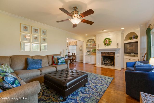 4327 Alicent Rd, Louisville, KY 40207