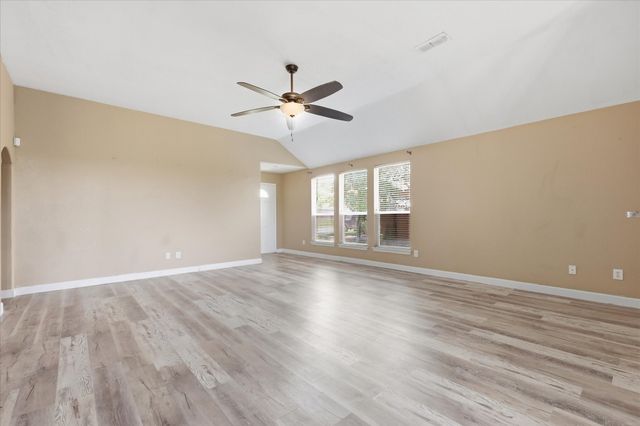 3003 Lake Ridge Drive, Sanger, TX 76266