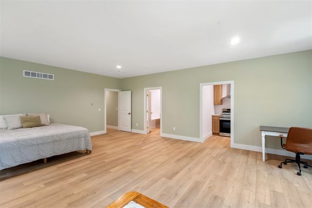 3841 N 3rd Street, Kalamazoo, MI 49009