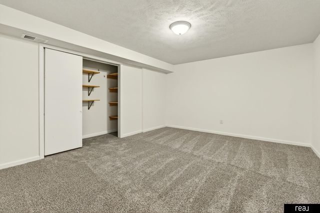 2554 5th Avenue, Council Bluffs, IA 51501