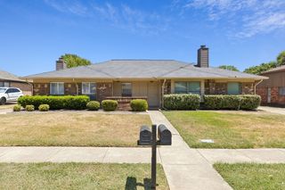 3002 Hilltop Drive, Euless, TX 76039