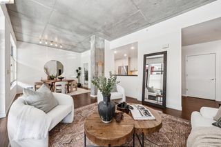 288 3rd St 104, Oakland, CA 94607