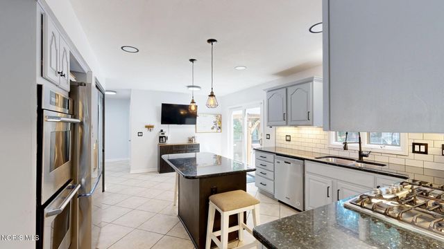 7257 Whispering Oak Drive, Sylvania, OH 43560