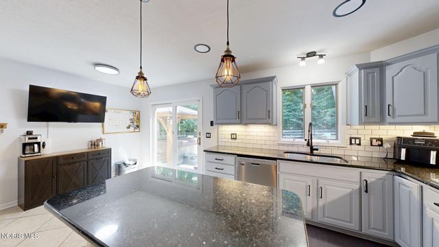 7257 Whispering Oak Drive, Sylvania, OH 43560