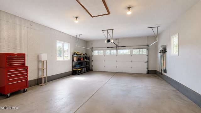 7257 Whispering Oak Drive, Sylvania, OH 43560