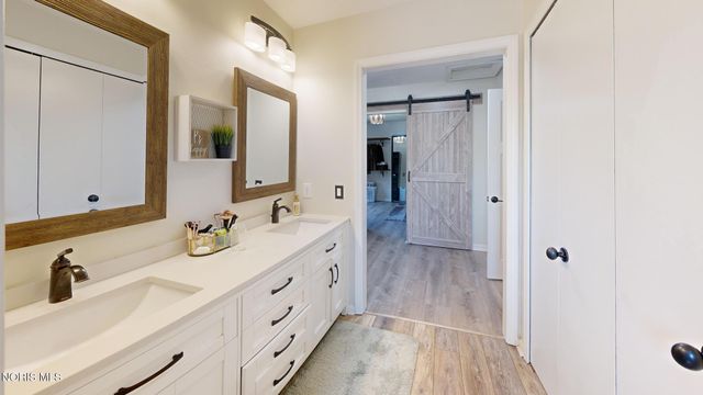 7257 Whispering Oak Drive, Sylvania, OH 43560