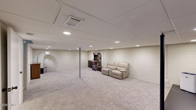 7257 Whispering Oak Drive, Sylvania, OH 43560