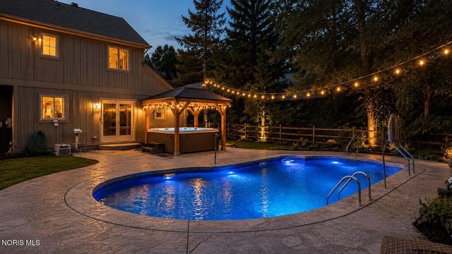 7257 Whispering Oak Drive, Sylvania, OH 43560