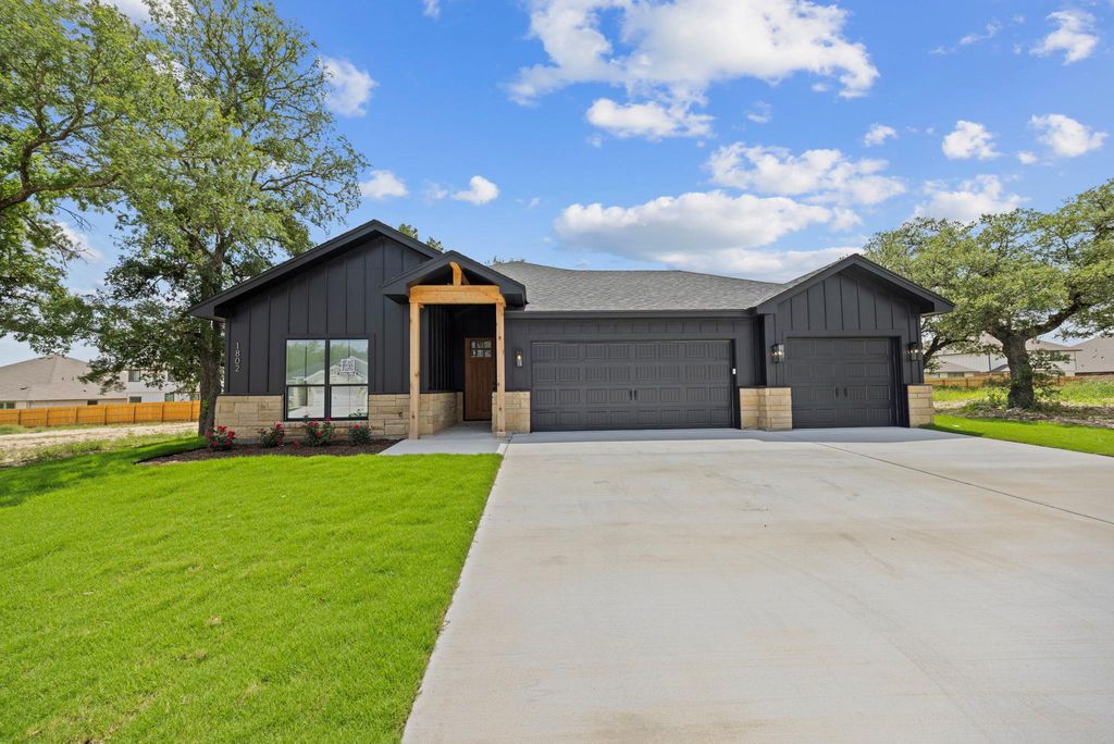 1802 Paint Horse TRL, Harker Heights, TX 76548