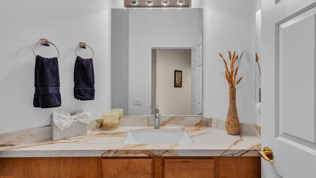 39318 Gleneagles Circle, Palm Desert, CA 92211