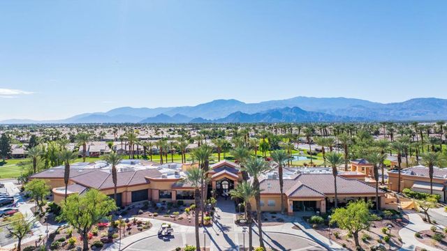 39318 Gleneagles Circle, Palm Desert, CA 92211