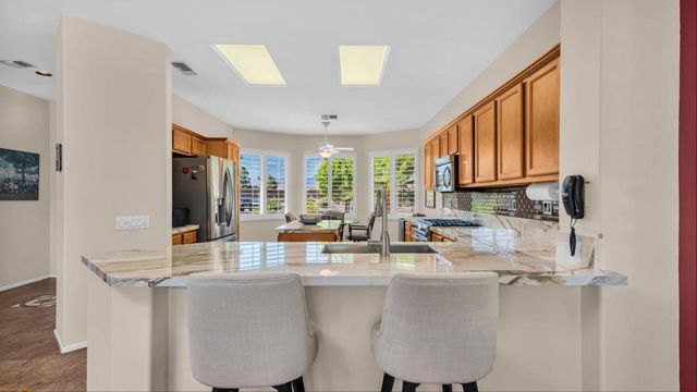 39318 Gleneagles Circle, Palm Desert, CA 92211