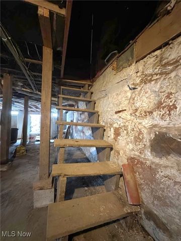 16270 Mayfield Road, Huntsburg, OH 44046