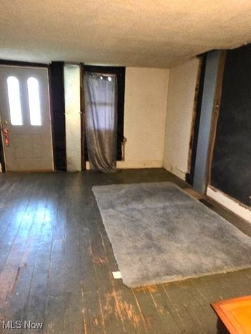 16270 Mayfield Road, Huntsburg, OH 44046