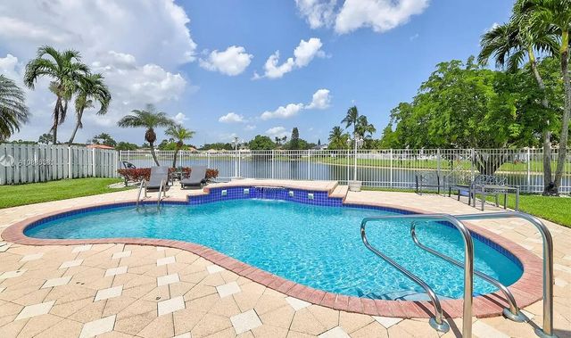 912 NW 132nd Avenue, Sunrise, FL 33325