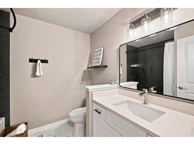 2431 Sunstone Dr, Fort Collins, CO 80525