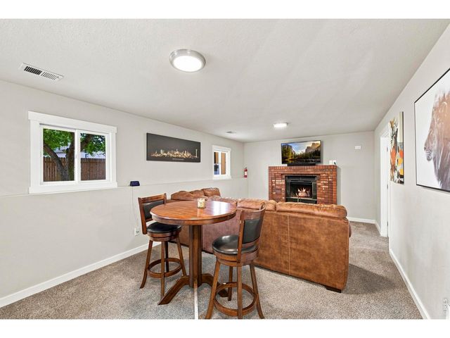 2431 Sunstone Dr, Fort Collins, CO 80525