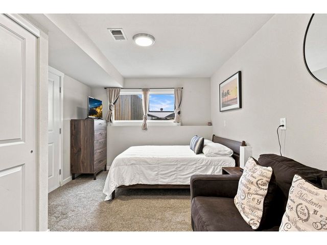 2431 Sunstone Dr, Fort Collins, CO 80525