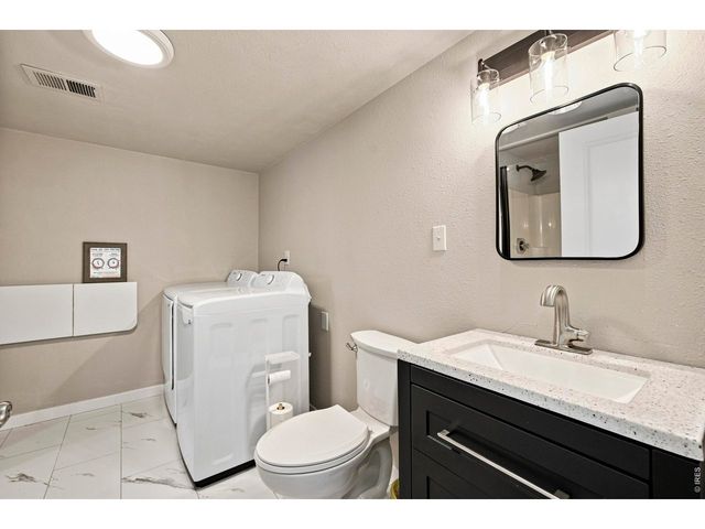 2431 Sunstone Dr, Fort Collins, CO 80525