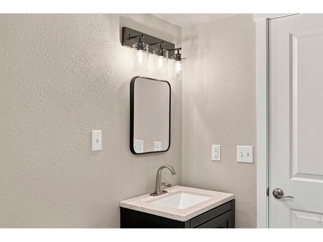 2431 Sunstone Dr, Fort Collins, CO 80525