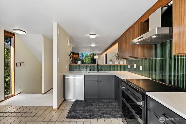 3921 S Angeline Street, Seattle, WA 98118