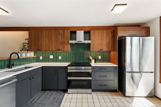 3921 S Angeline Street, Seattle, WA 98118