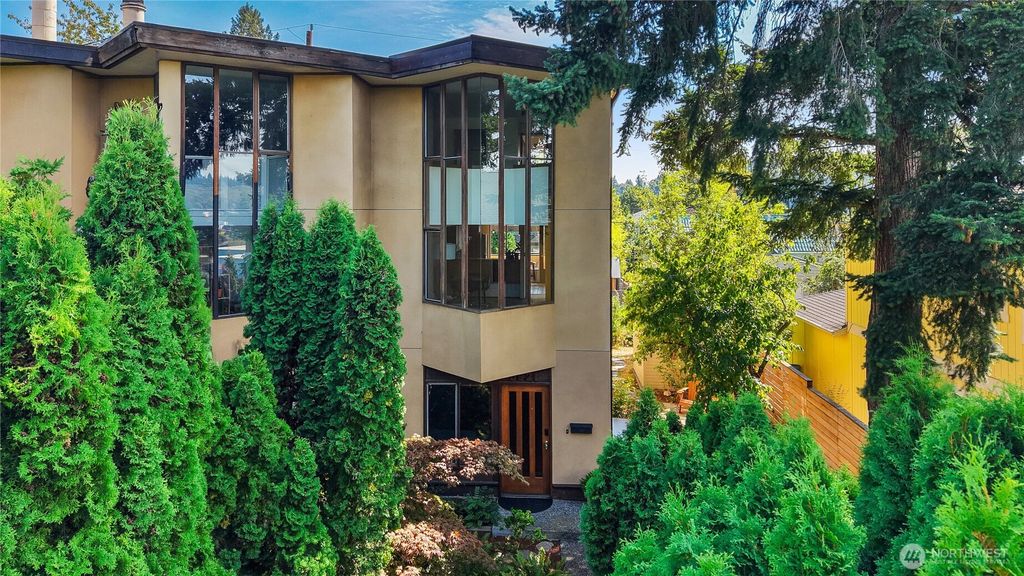 3921 S Angeline Street, Seattle, WA 98118