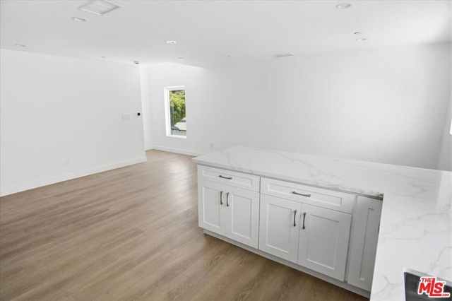 14167 Calvert Street, Los Angeles, CA 91401